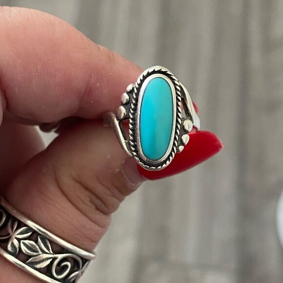 Navajo Petite Sterling Silver & Turquoise Ring - Picture 1 of 2